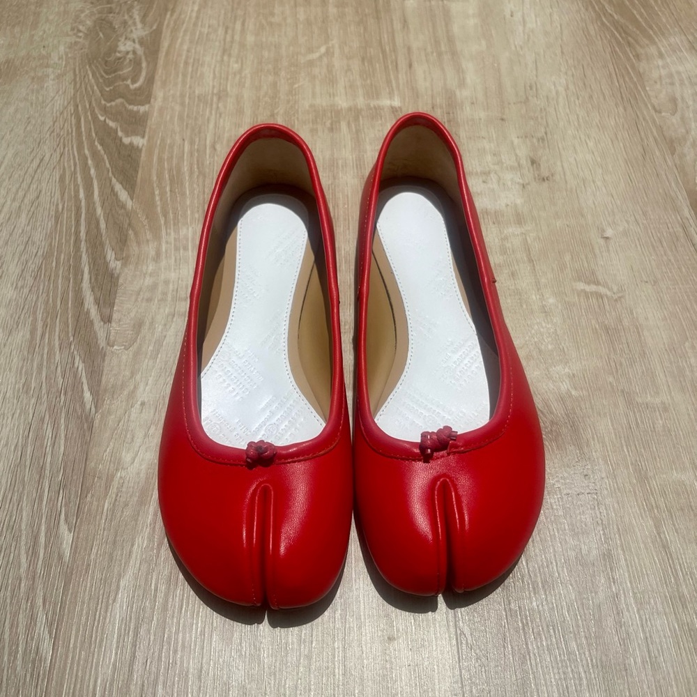 Cherry Red Tabi ballet flats
